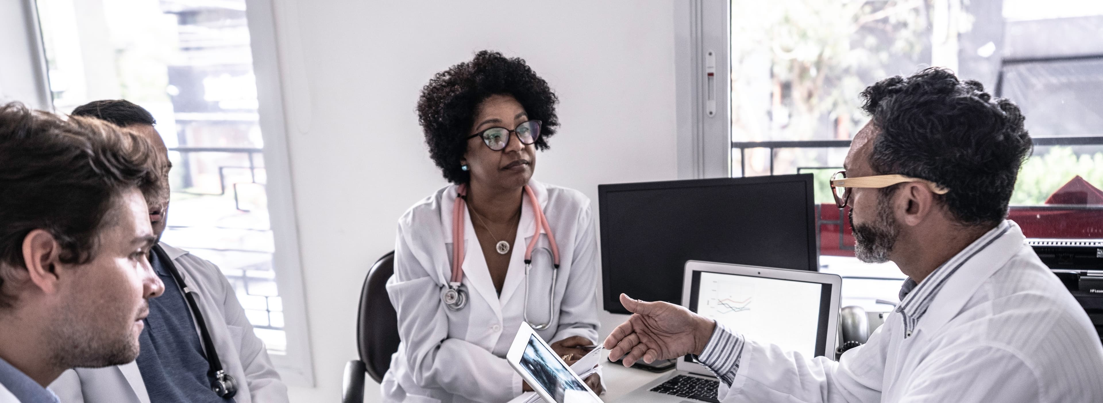 Guía para romper con la discriminación racial en centros sanitarios